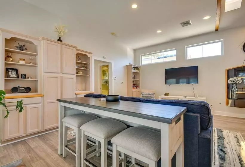 Luxe Pasadena Casita W/ Fireplace & Grill