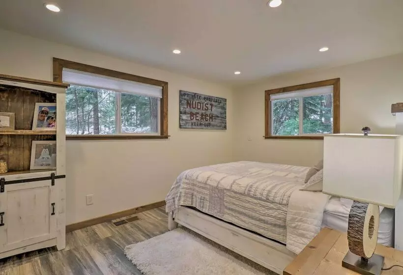 Incline Village Cabin W/ Patio: 2 Mi To Beach!