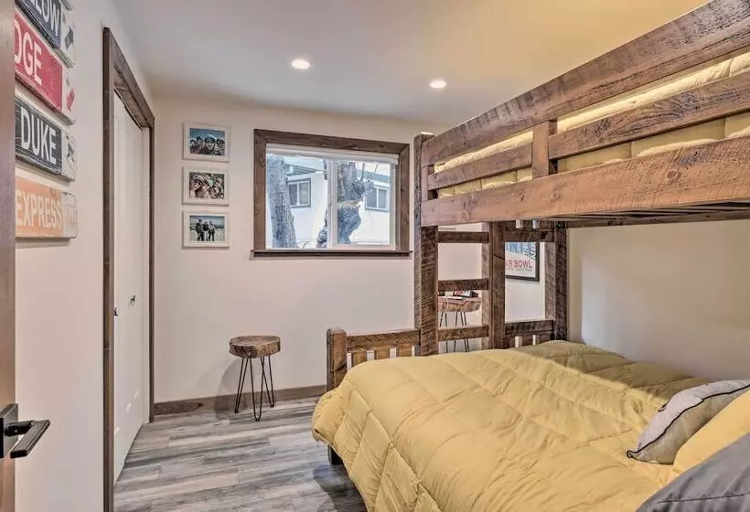 Incline Village Cabin W/ Patio: 2 Mi To Beach!