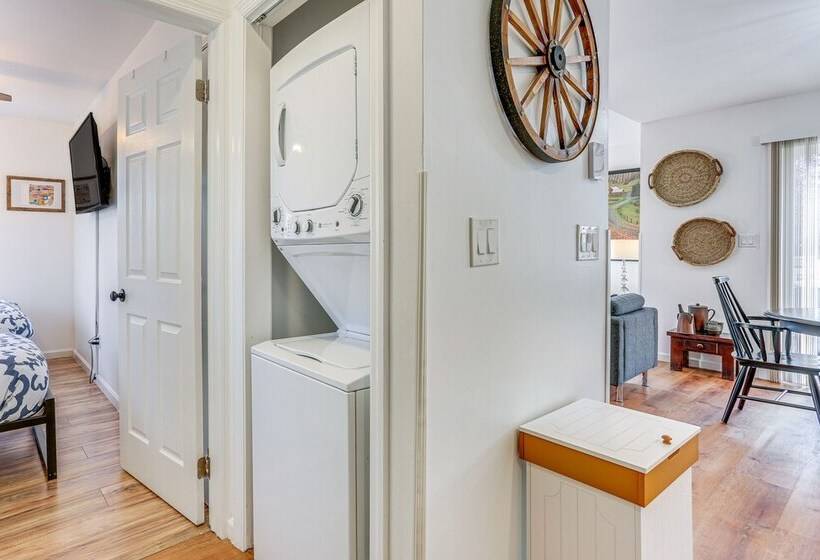 Deck, Fire Pit & Pool Access At Poconos Retreat!