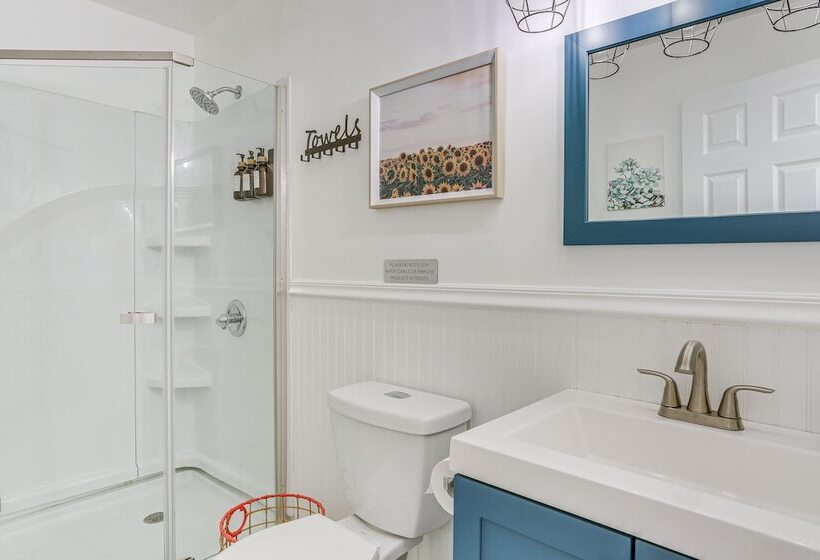 Deck, Fire Pit & Pool Access At Poconos Retreat!