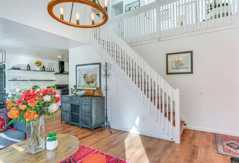 Deck, Fire Pit & Pool Access At Poconos Retreat!