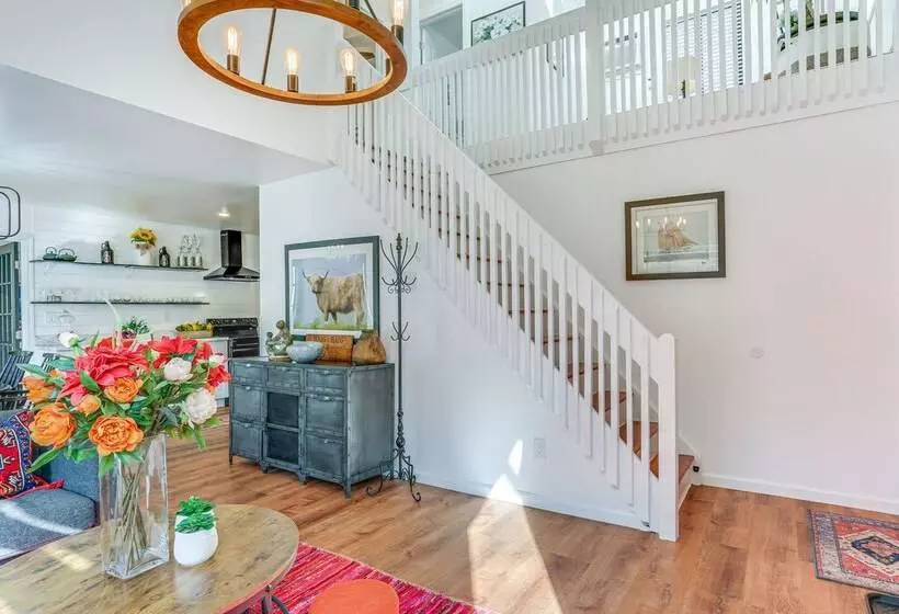 Deck, Fire Pit & Pool Access At Poconos Retreat!