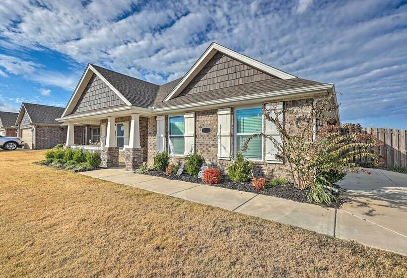 Fayetteville Home: Near University & Biking Trails