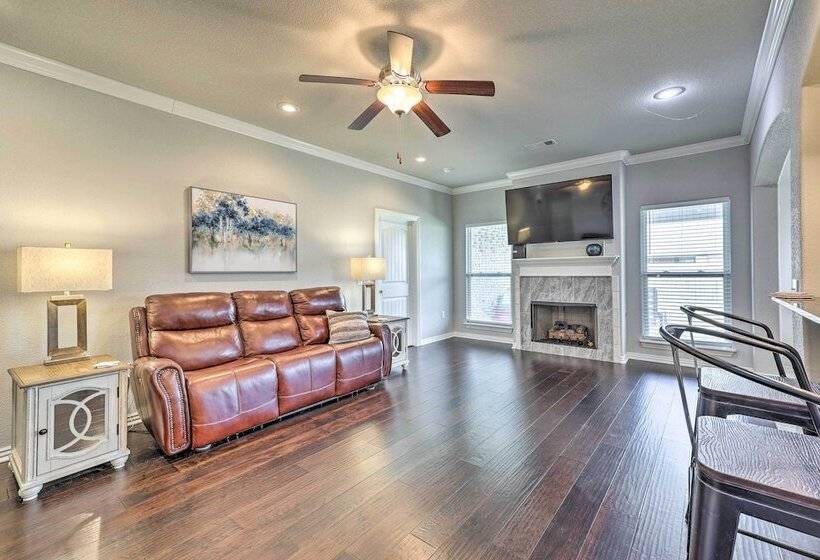 Fayetteville Home: Near University & Biking Trails