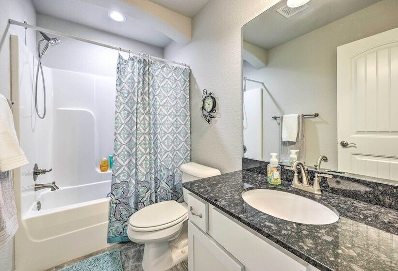 Fayetteville Home: Near University & Biking Trails