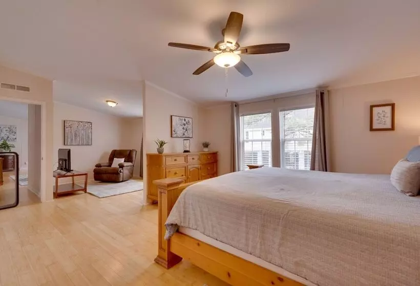 Mt Pleasant Retreat W/ Grill: 10 Mi To Beach