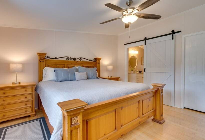 Mt Pleasant Retreat W/ Grill: 10 Mi To Beach