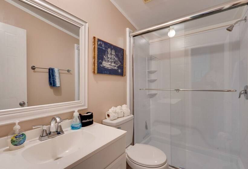 Mt Pleasant Retreat W/ Grill: 10 Mi To Beach