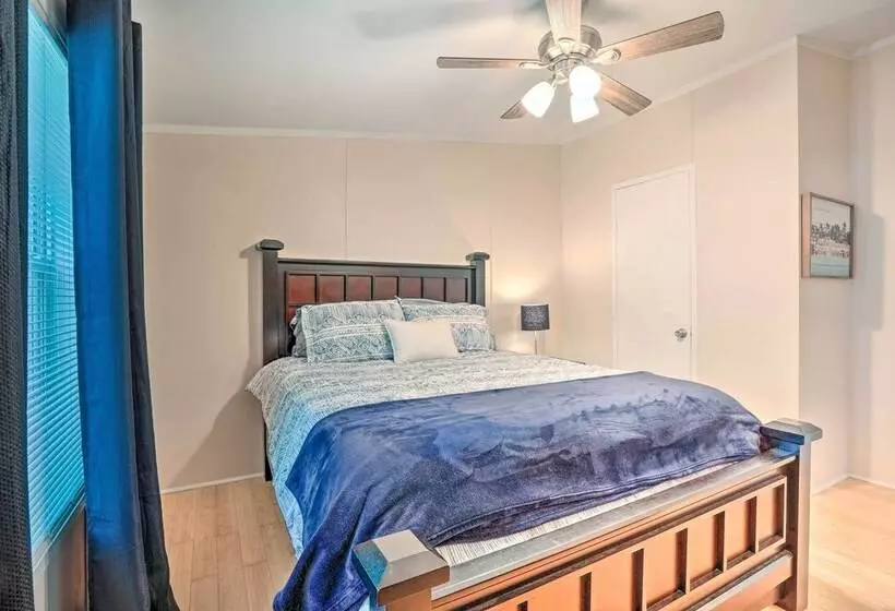 Mt Pleasant Retreat W/ Grill: 10 Mi To Beach