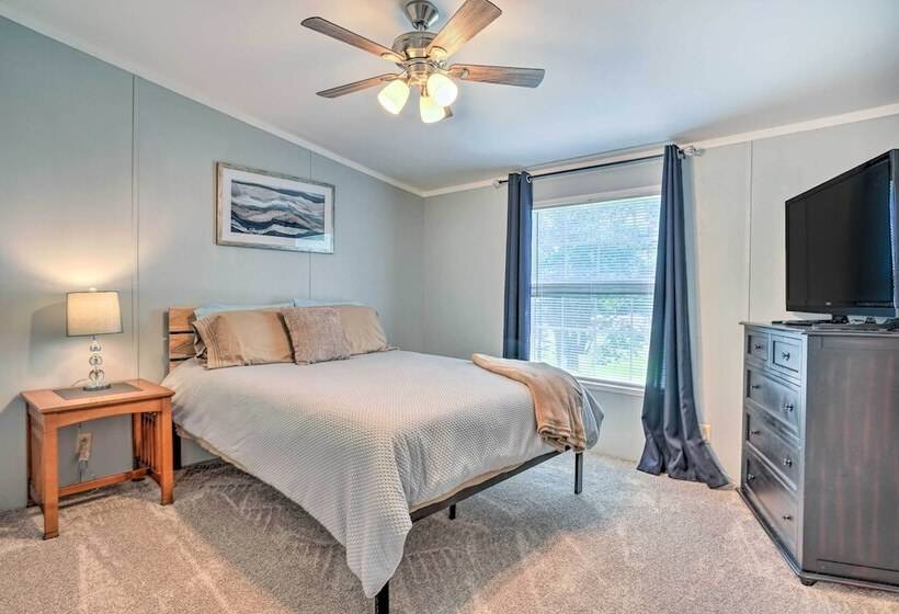 Mt Pleasant Retreat W/ Grill: 10 Mi To Beach