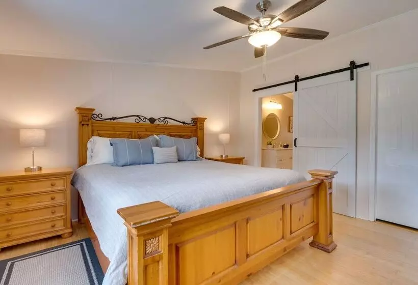 Mt Pleasant Retreat W/ Grill: 10 Mi To Beach