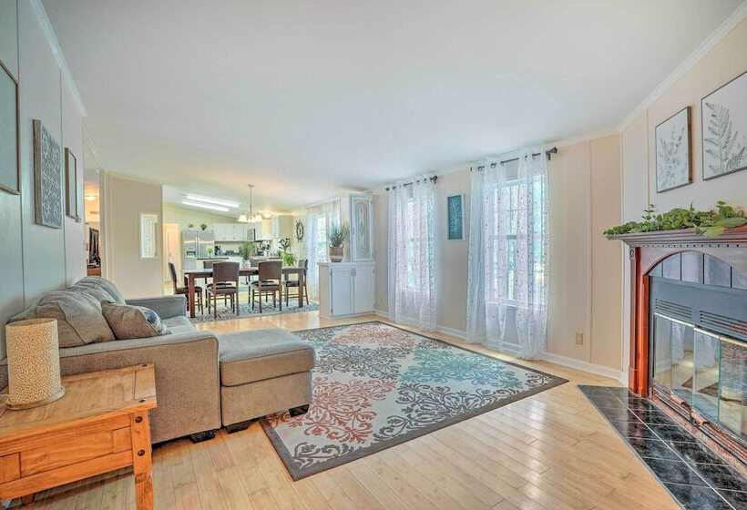 Mt Pleasant Retreat W/ Grill: 10 Mi To Beach