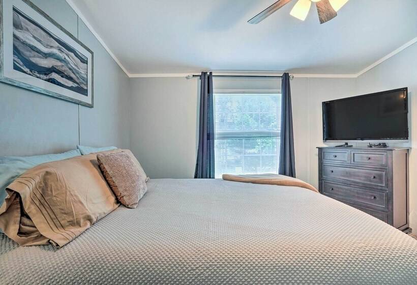 Mt Pleasant Retreat W/ Grill: 10 Mi To Beach