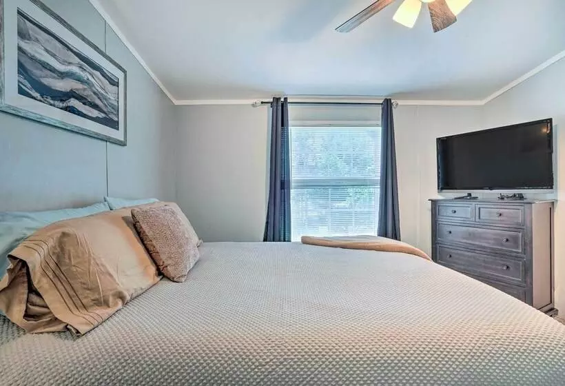 Mt Pleasant Retreat W/ Grill: 10 Mi To Beach