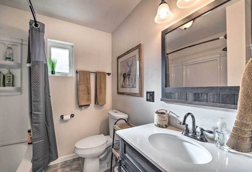 On The Rocks   A Modern Home W/ Decks & Views