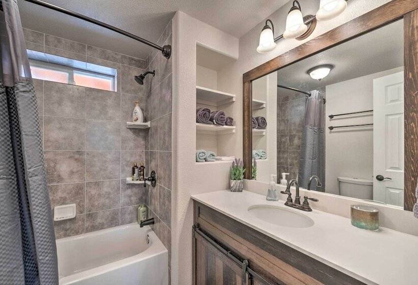 On The Rocks   A Modern Home W/ Decks & Views