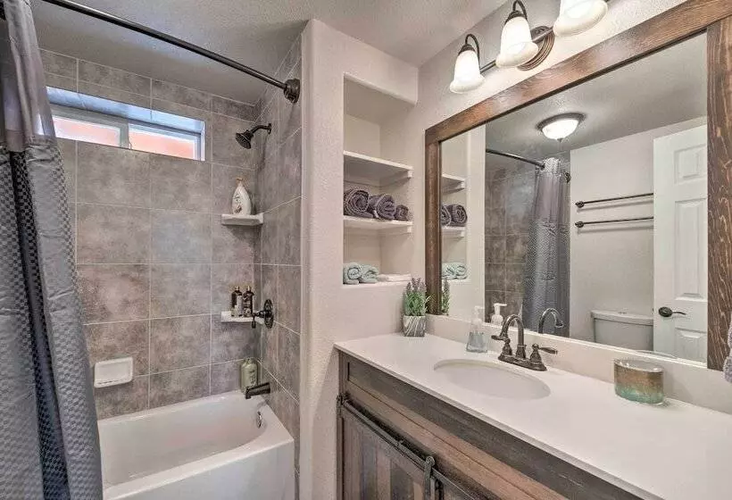 On The Rocks   A Modern Home W/ Decks & Views