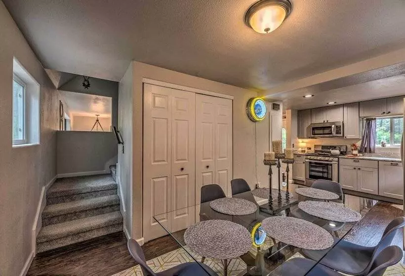 On The Rocks   A Modern Home W/ Decks & Views