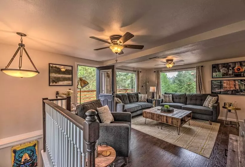 On The Rocks   A Modern Home W/ Decks & Views