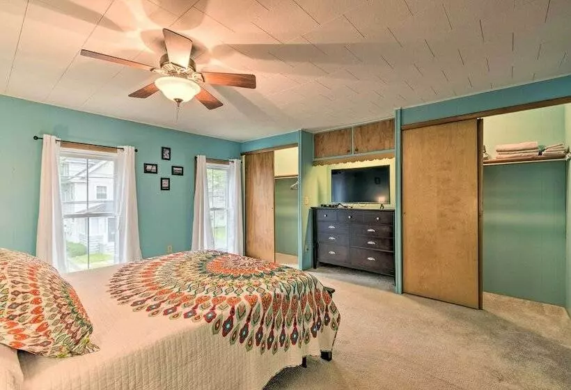 Penn Yan Escape W/ Yard, 1 Mi To Keuka Lake!