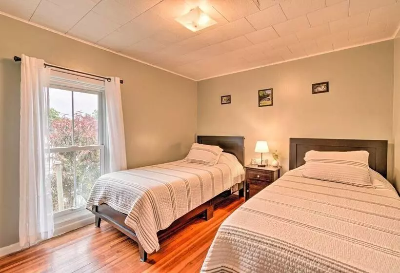 Penn Yan Escape W/ Yard, 1 Mi To Keuka Lake!