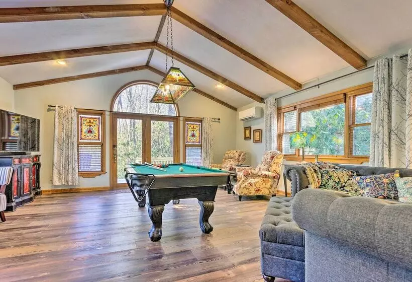 Private Blue Ridge Retreat: Hot Tub & Pool Table!