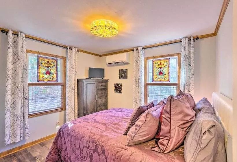 Private Blue Ridge Retreat: Hot Tub & Pool Table!