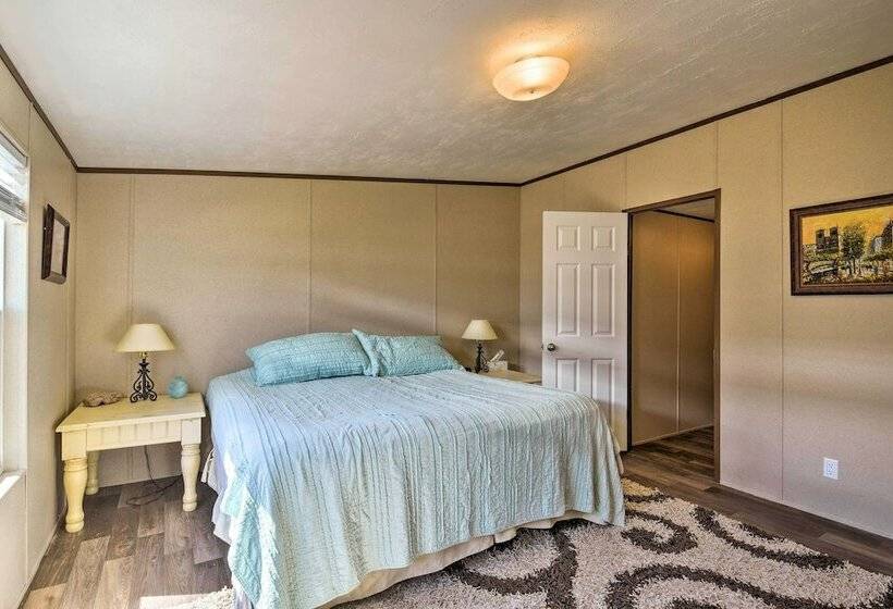 Quaint Port O Connor Home 3 Mi To Beach!