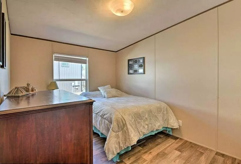 Quaint Port O Connor Home   3 Mi To Beach!