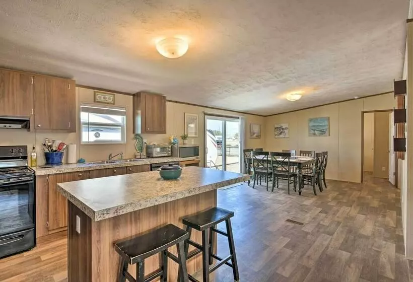 Quaint Port O Connor Home   3 Mi To Beach!