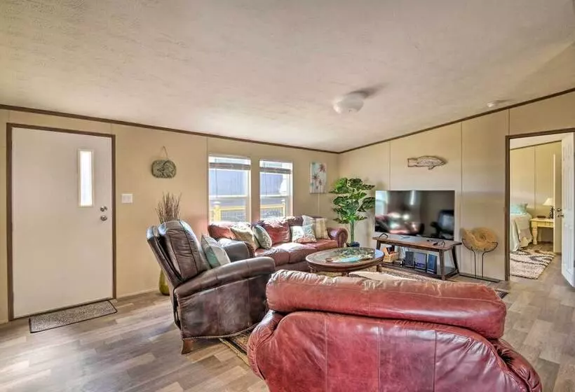 Quaint Port O Connor Home   3 Mi To Beach!