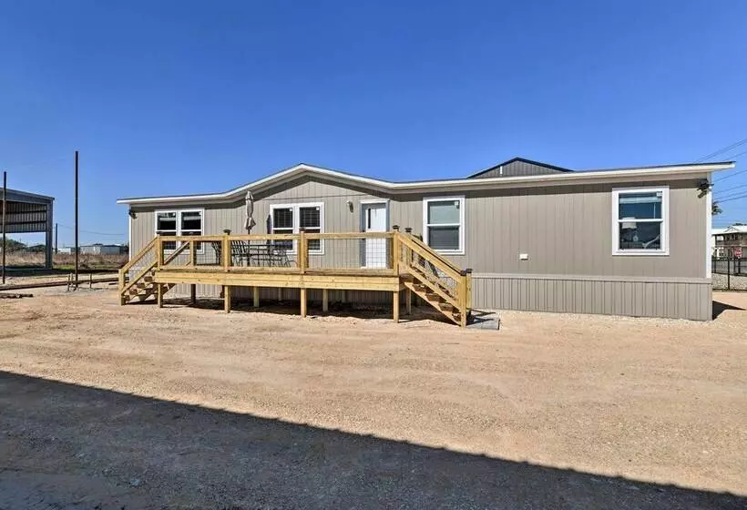 Quaint Port O Connor Home   3 Mi To Beach!