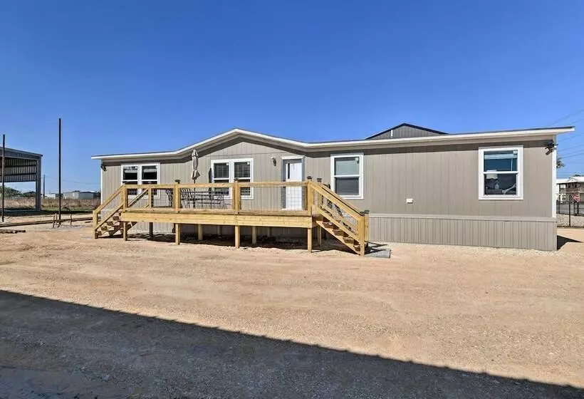 Quaint Port O Connor Home   3 Mi To Beach!