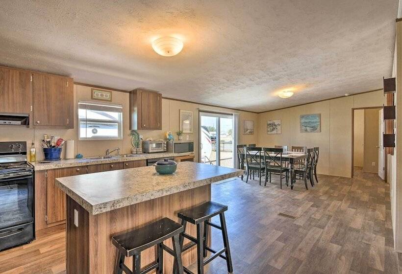 Quaint Port O Connor Home 3 Mi To Beach!