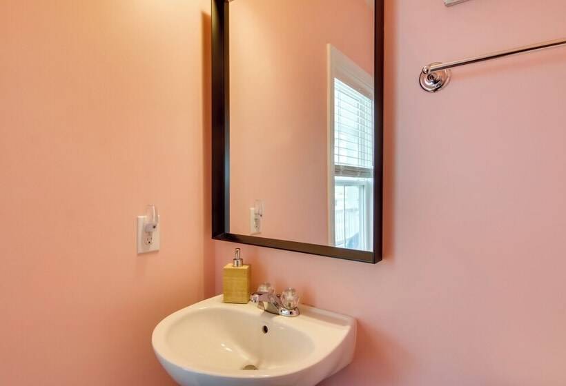 Bethany Beach Retreat: Quiet Spot 5 Mi From Shore!