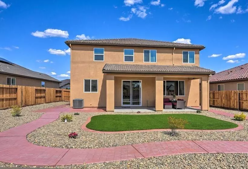 Sacramento Retreat W/ Yard ~ 13 Mi To Dtwn!