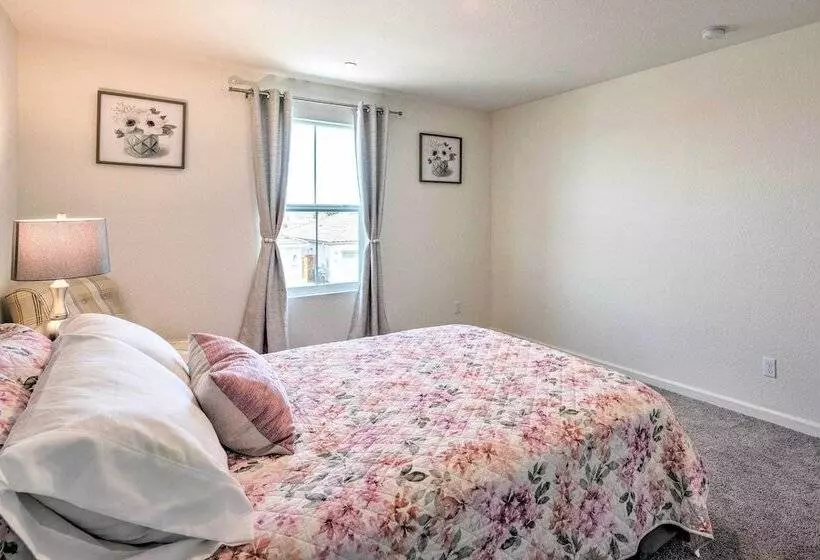 Sacramento Retreat W/ Yard ~ 13 Mi To Dtwn!