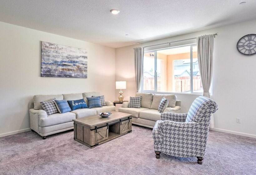 Sacramento Retreat W/ Yard ~ 13 Mi To Dtwn!