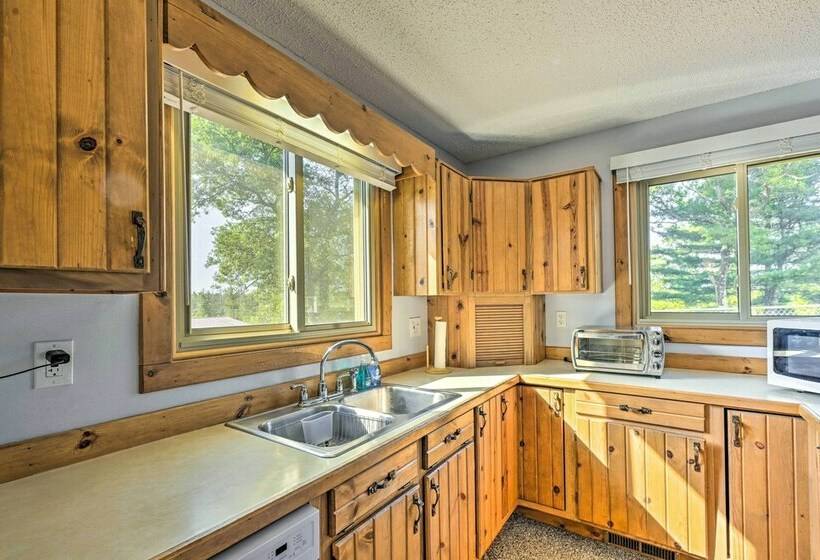 Secluded Arkdale Retreat: 10 Acres W/ Deck!