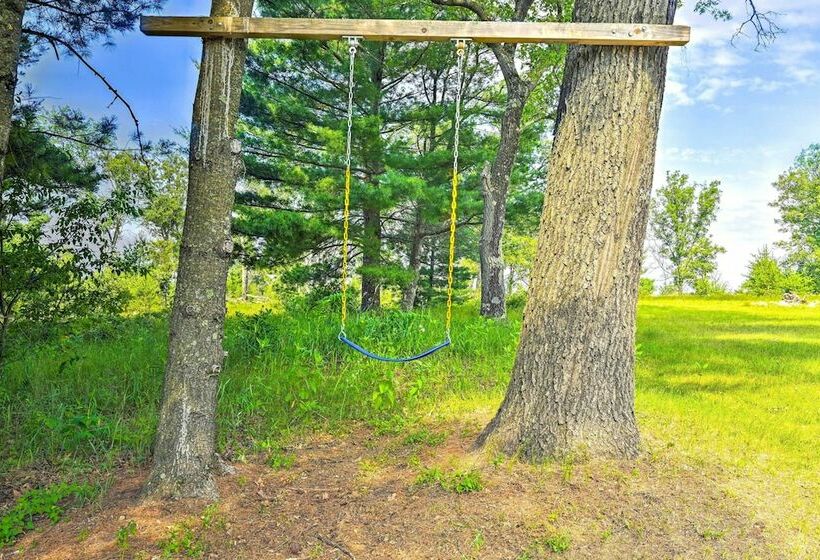 Secluded Arkdale Retreat: 10 Acres W/ Deck!