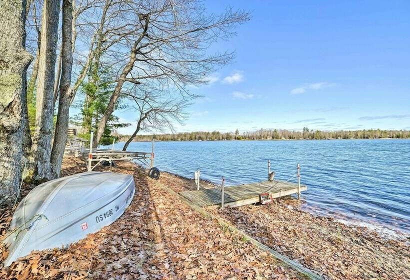 Secluded Lost Lake Cottage W/ Spacious Loft!