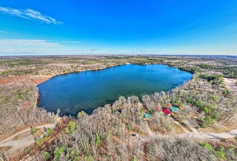 Secluded Lost Lake Cottage W/ Spacious Loft!