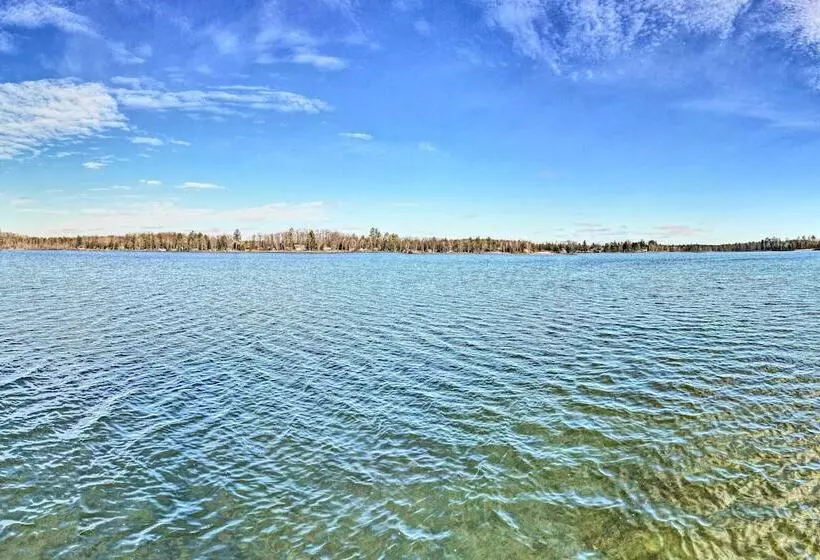 Secluded Lost Lake Cottage W/ Spacious Loft!