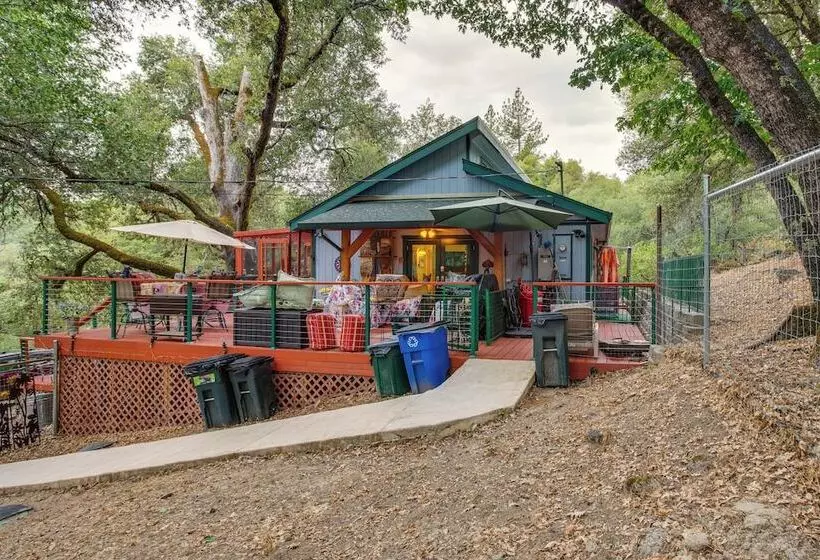 Secluded Placerville Cabin W/ Deck: Walk To River!