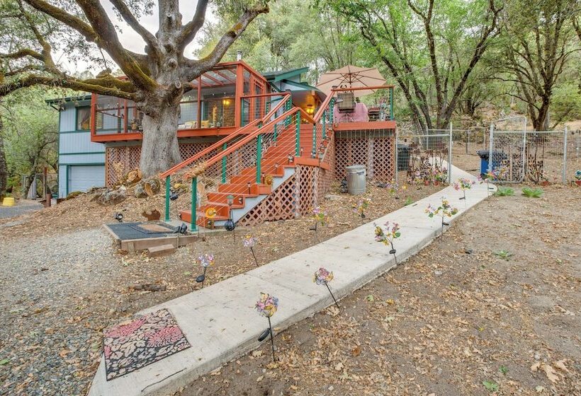 Secluded Placerville Cabin W/ Deck: Walk To River!