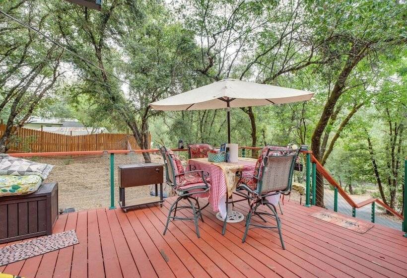 Secluded Placerville Cabin W/ Deck: Walk To River!