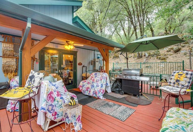 Secluded Placerville Cabin W/ Deck: Walk To River!