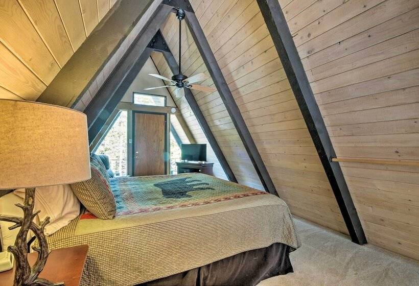 Secluded Ruidoso Cabin W/ Hot Tub & Fireplace!