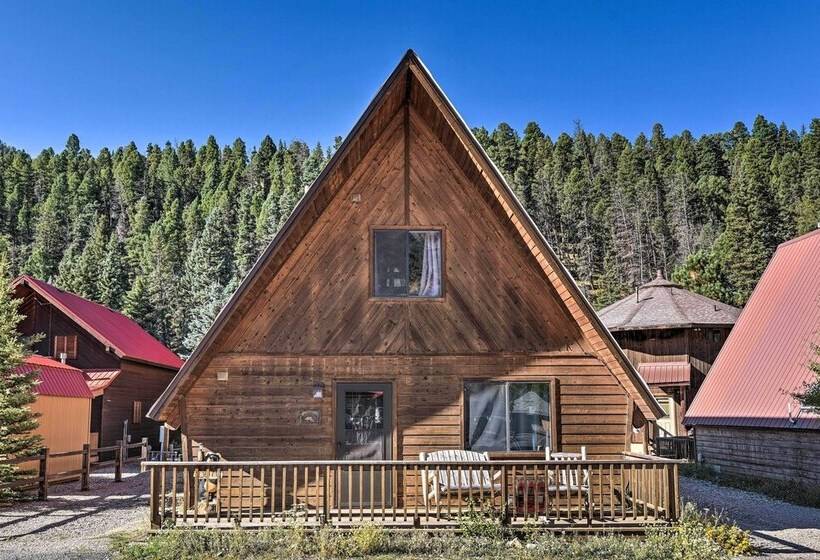 Ski In/ski Out Red River Cabin W/ Mtn Views!